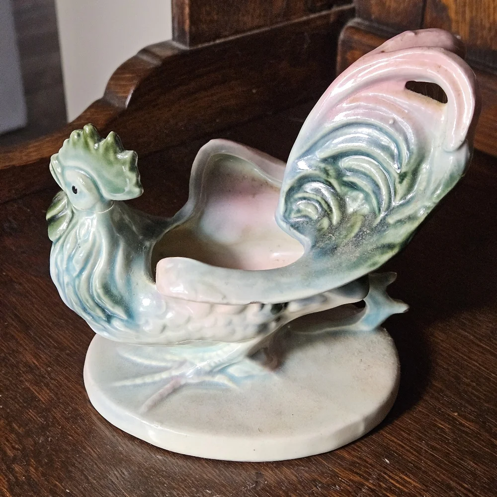 Vintage Hull Pottery Rooster Planter.